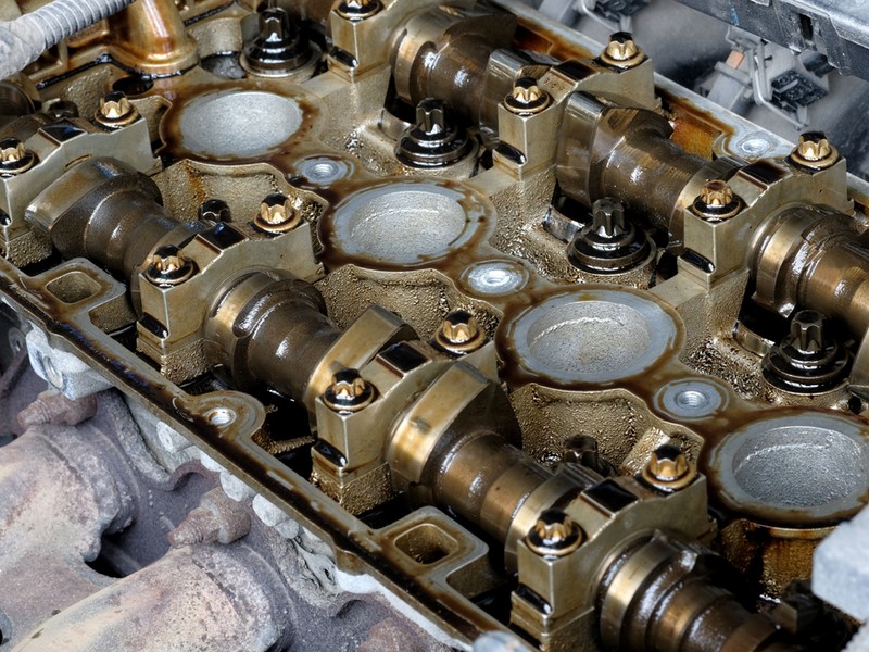 valve cover gasket ensures oil doesn’t escape from the engine block
